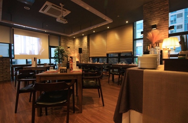 Hotel Vella Suite Suwon