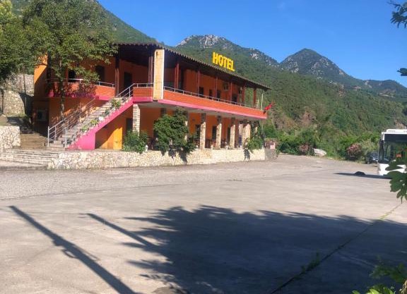 Hotel Xhej