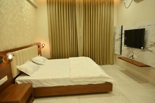 Hotel Yashraj Executive