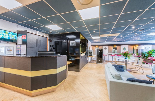 Hotel Zola 45 Bezons La Defense