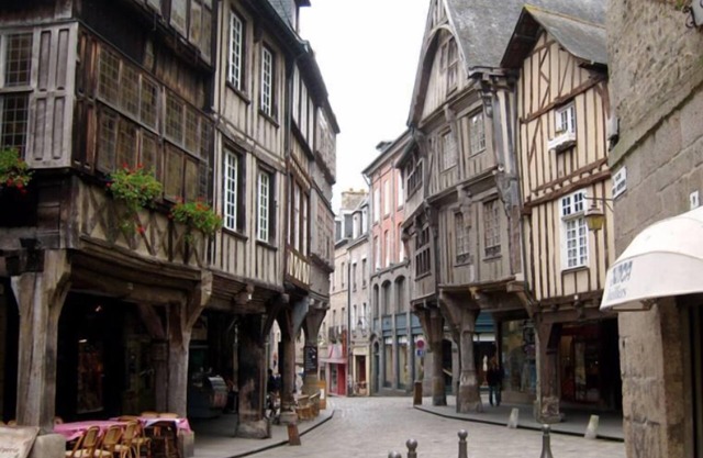 House 2/6 people, located 3km from Dinan