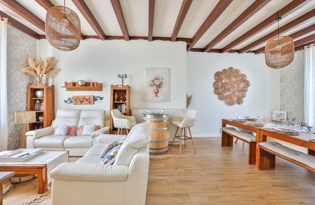 House 5 bedrooms #10 persons #Near downtown #Garden #Waterfront
