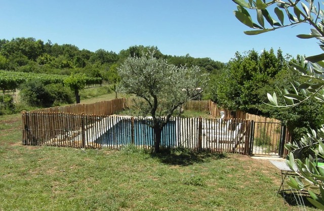 House 6 people swimming pool in the South of the Ardèche