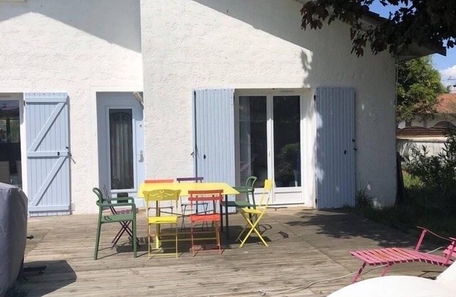 House between Bordeaux and the Ocean (40 drive from Lacanau)