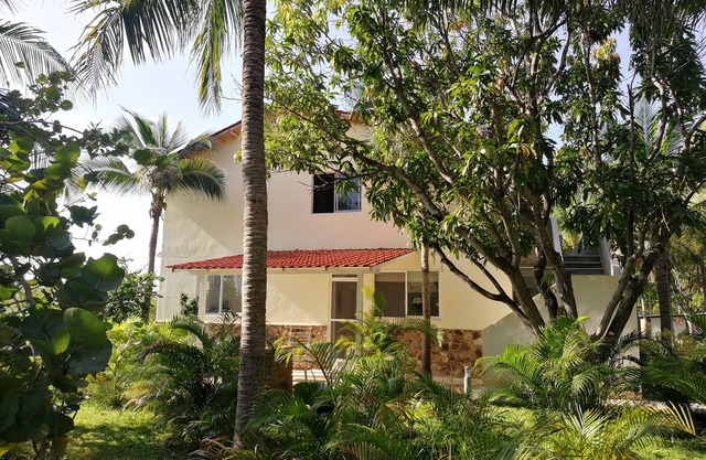 House between lagoon and ocean - 2min walk from the beach