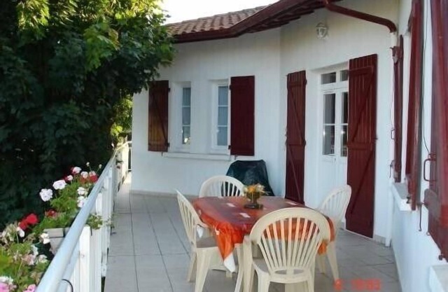 House capacity 6 people in the center of the city