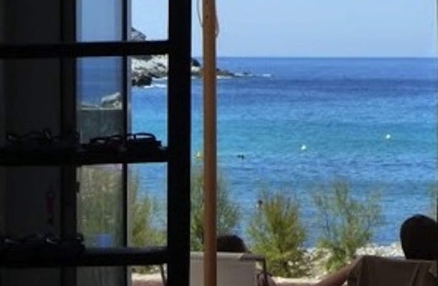 House Cap Corse, feet in the water with unobstructed view of the sea!