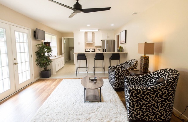 House - Great Location