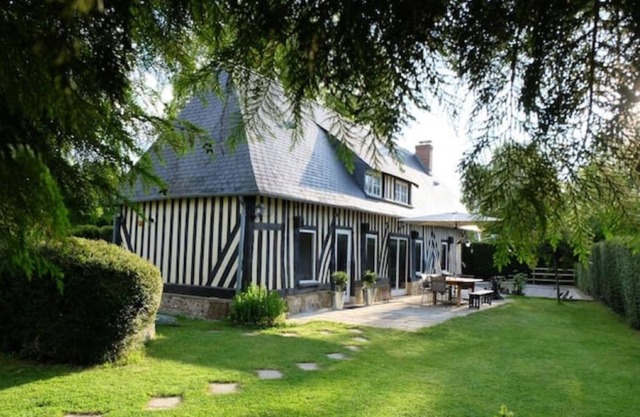House in Colombage 20 km from Deauville and Trouville