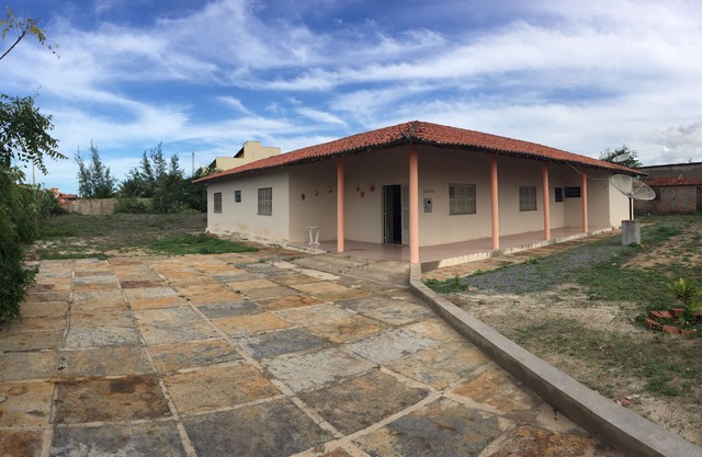 House in Coqueiro, with 4 bedrooms, air conditioning, electric shower and well
