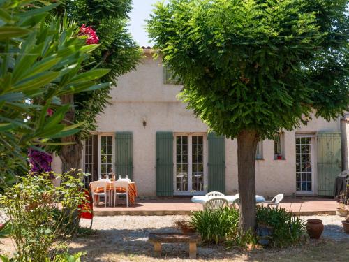 House in Sablettes with Garden & Parking