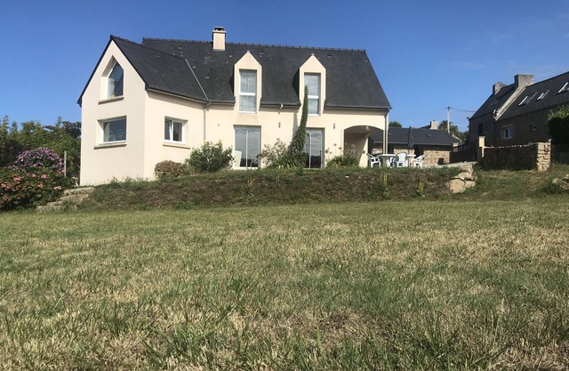 House in Trébeurden, very nice sea view