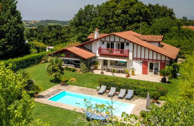 House/Villa - ARBONNE