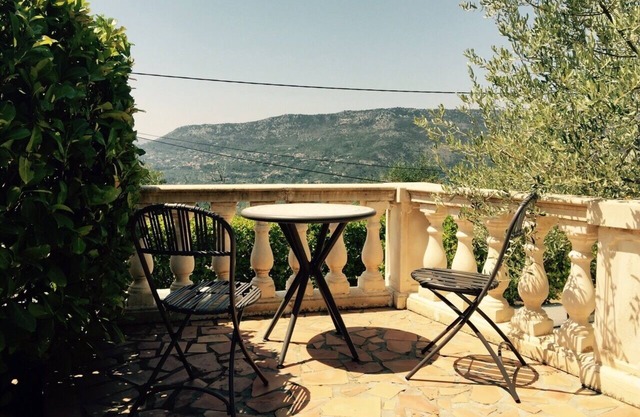 House /Villa - Berre-les-Alpes