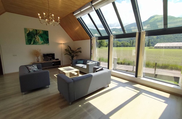 House with breathtaking view of the mountains