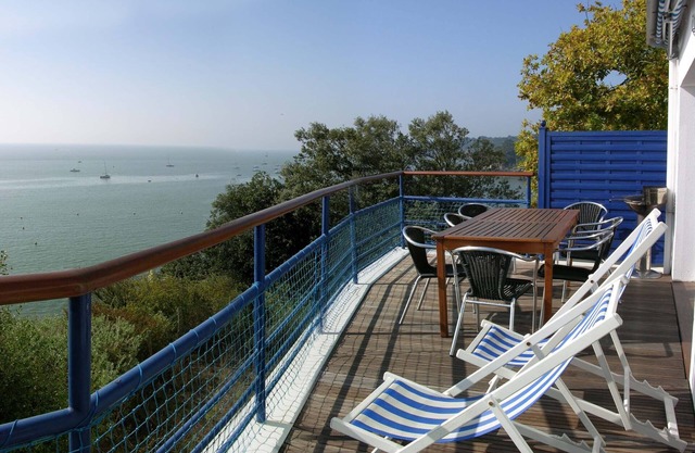 House with exceptional sea view in a heavenly setting - 6 people