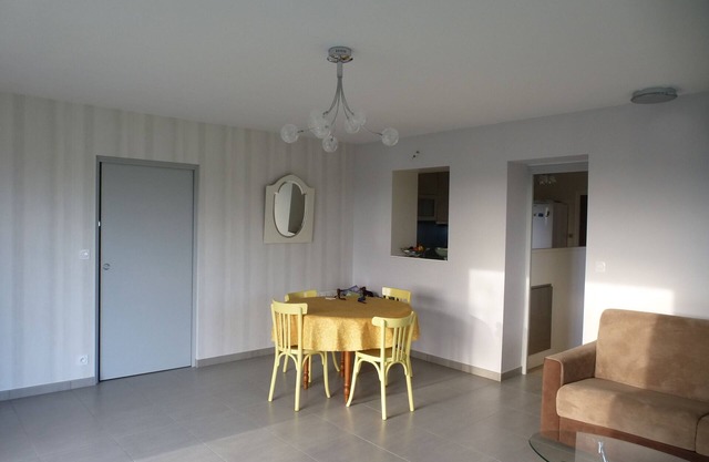 House with garden, walking distance to beaches, quiet, close to footpaths