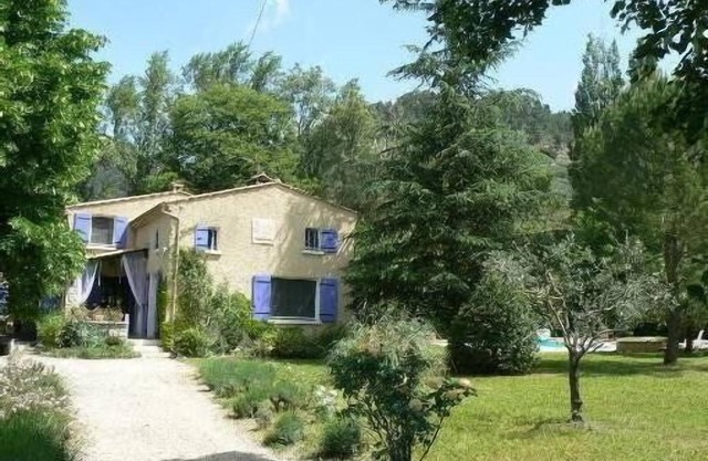 House with large garden, swimming pool and covered terrace - mountain view