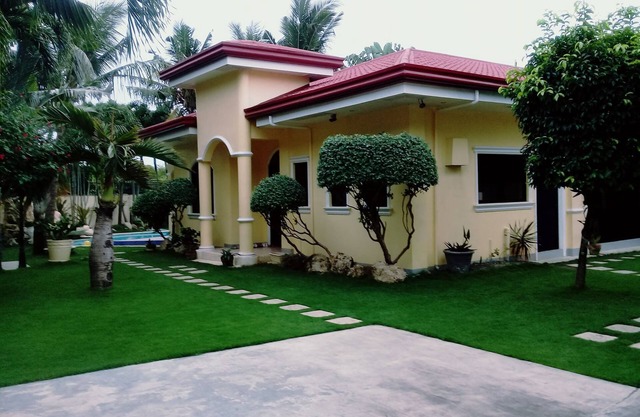 House With Nice Garden And Big Private Pool For Rent and secure power situation.
