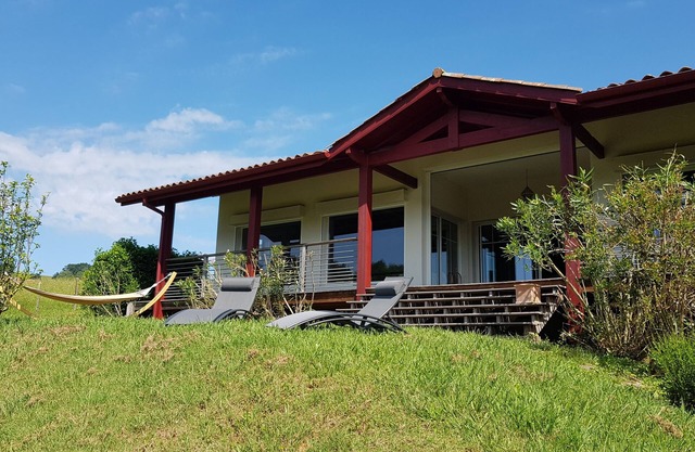 House with panoramic view of the Basque mountains