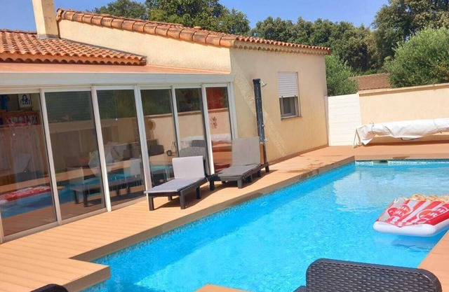 House with private pool 4-5P