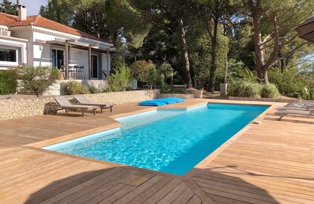 HOUSE WITH SWIMMING POOL NEAR GOLF, TENNIS AND HIPPICAL CENTER
