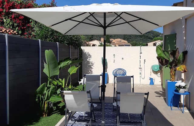 House with swimming pool in a village between Cannes and Grasse on the mimosa road