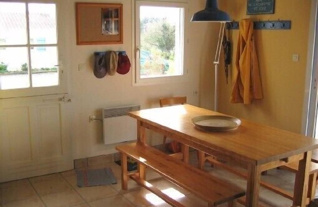 House with terrace and garden 1.5 km from the beach and near. olonne sands
