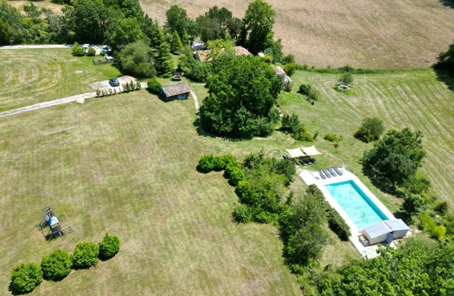 Houses for 16 people with swimming pool