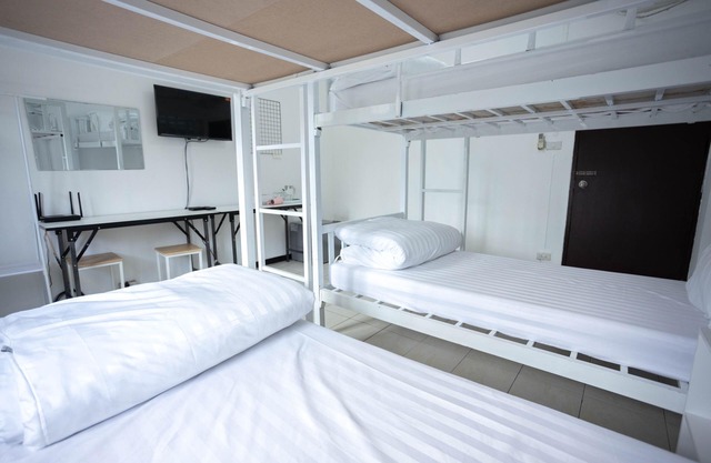 Hug Home Huaykaew guesthouse. 4 bedroom 3 bathroom