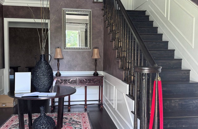 Huge 6 Bedroom Estate w/Themed Rooms perfect for Family Reunions & Holidays