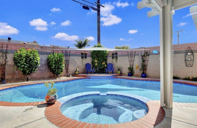 Huntington Beach 2 bedroom house close to the beaches with a pool and spa.