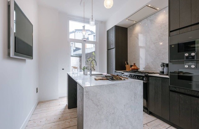 Huswell - Charming house in Antwerp with free parking