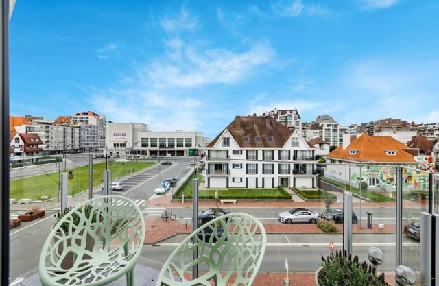 Huswell - Spacious duplex apartment in the center of Knokke