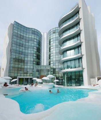i-Suite Hotel