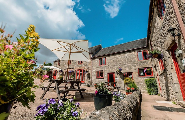 Ideal for families or friends alike with easy access to many attractions which make for fun days out