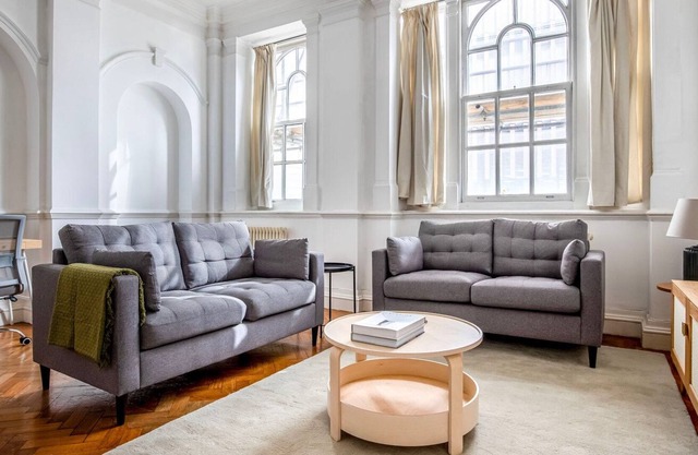 Ideal London Bridge 2BR w/ Roof Terrace, nr Hospital, by Blueground