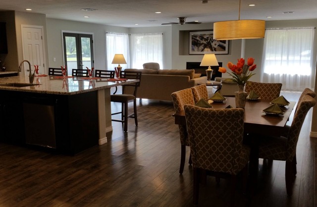 Ideal Retreat on Golf Course in Adult Community