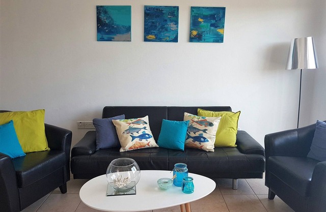 Ideal townhouse with private roof terrace & pool, near the sea