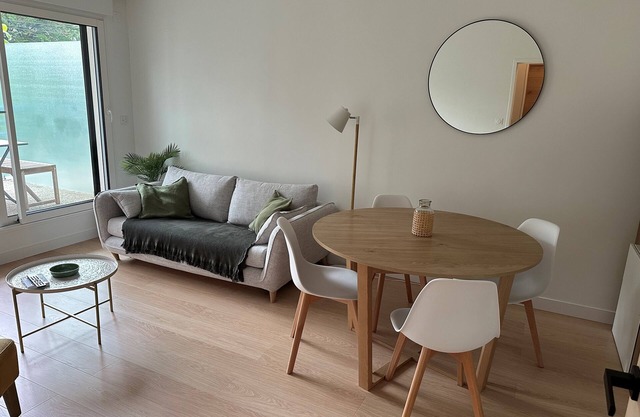 Ideally located 2 steps from the beach, apartment for 4 people.