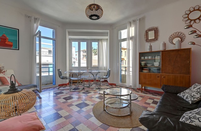 Ideally located, bright and spacious apartment