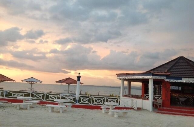 Idlers' Rest Beach Hotel