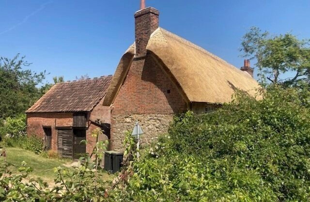 Idyllic Historic Thatched Cottage Hardy's Dorset
