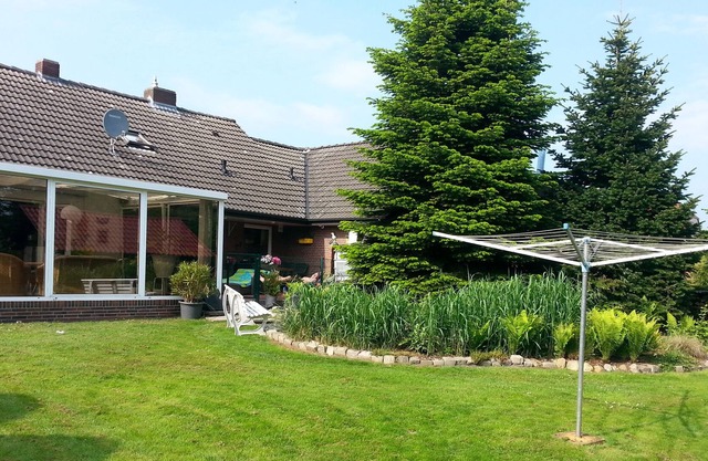 idyllic location, upper floor, large sunny terrace, barbecue, pets welcome