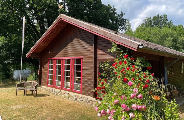 Idyllically situated house by the forest. Near the beach, Eckernförde, parking lots, pets