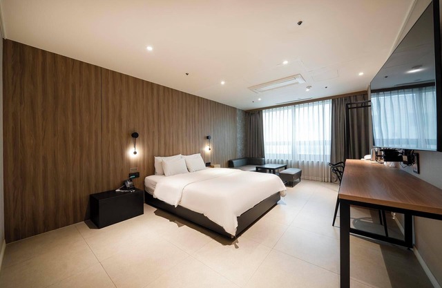 Ilsan Queen Town Hotel