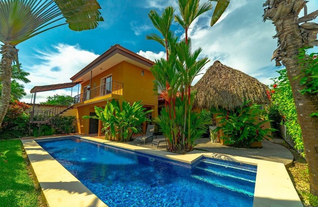 Immaculate 5 bedroom, 4 bathroom private villa with private pool