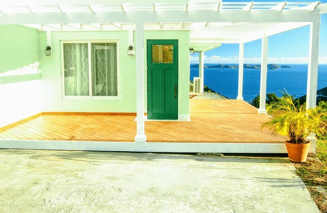 Immaculate Apartment with Beautiful View, near Nanny Cay Marina