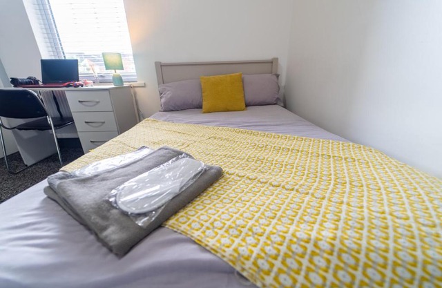 Impeccable 1-Bed Studio in Birmingham