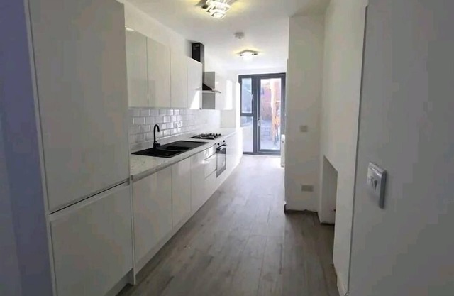 Impeccable 2-Bed Apartment in London